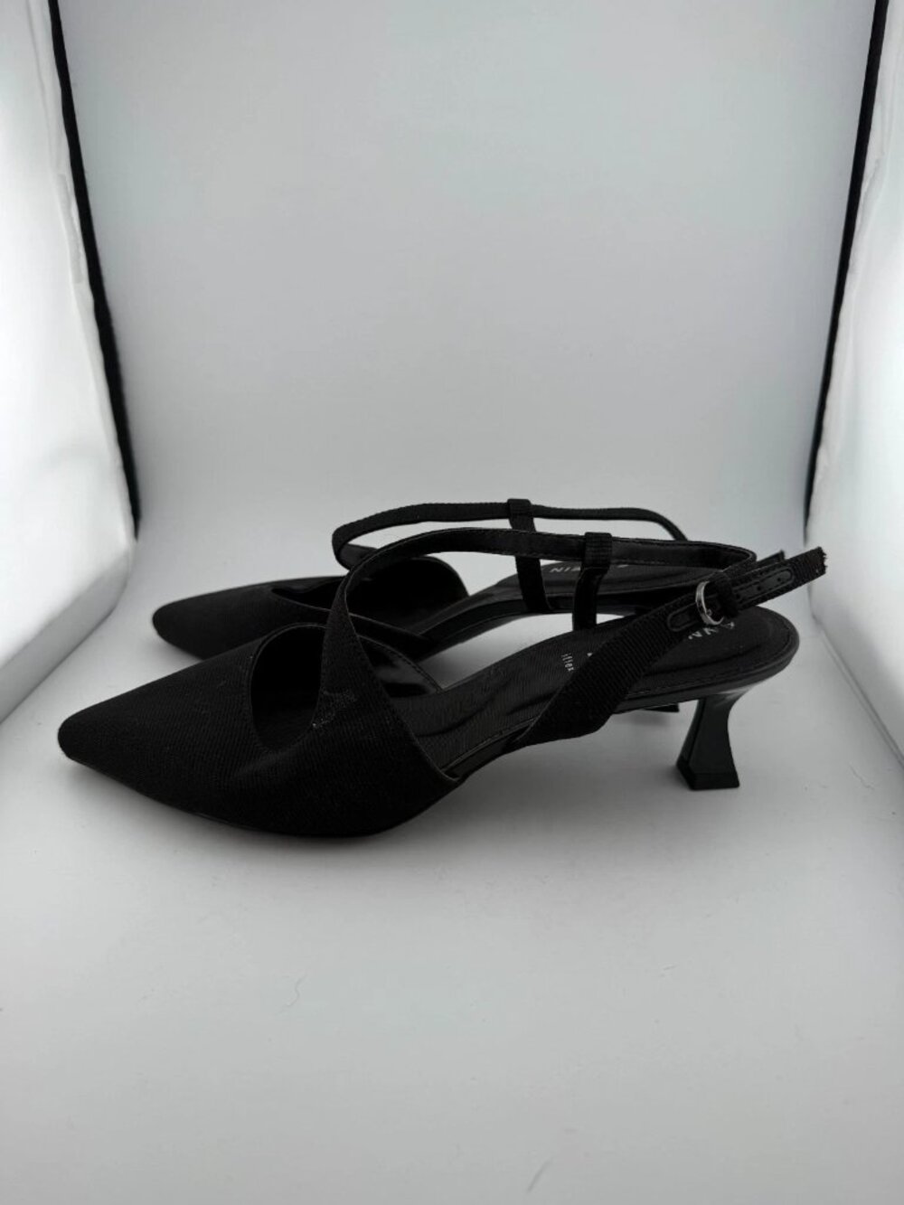 Anne Klein Izabetta Womens Pointed Toe Kitten Heels Sandals Black